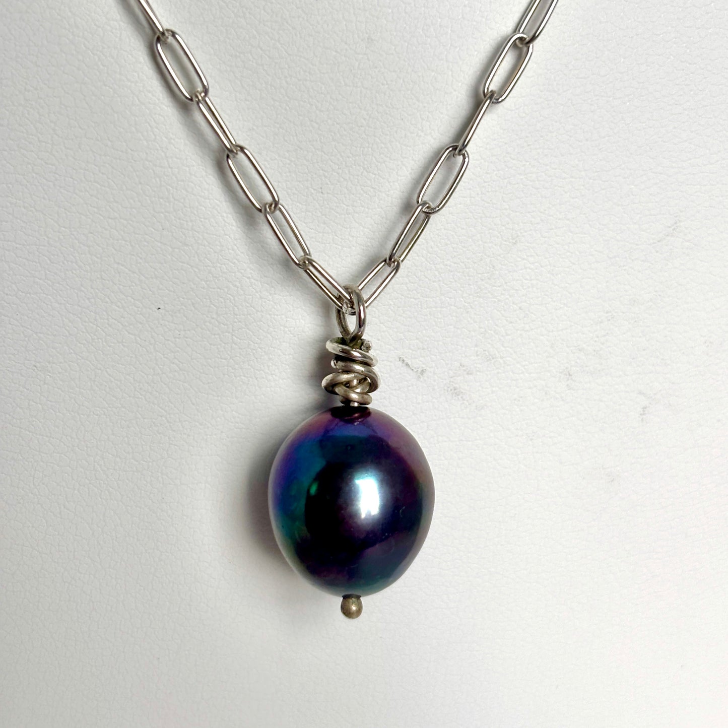 Solo Pearl Necklace