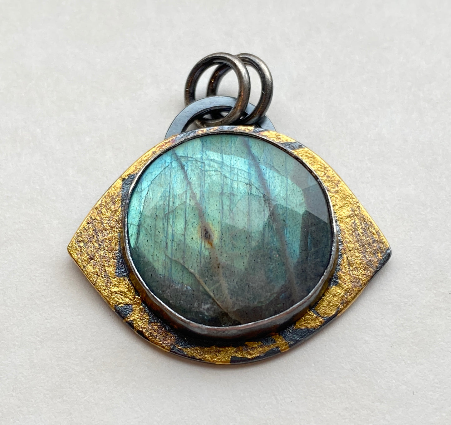 Freshwater Bright Eye Labradorite