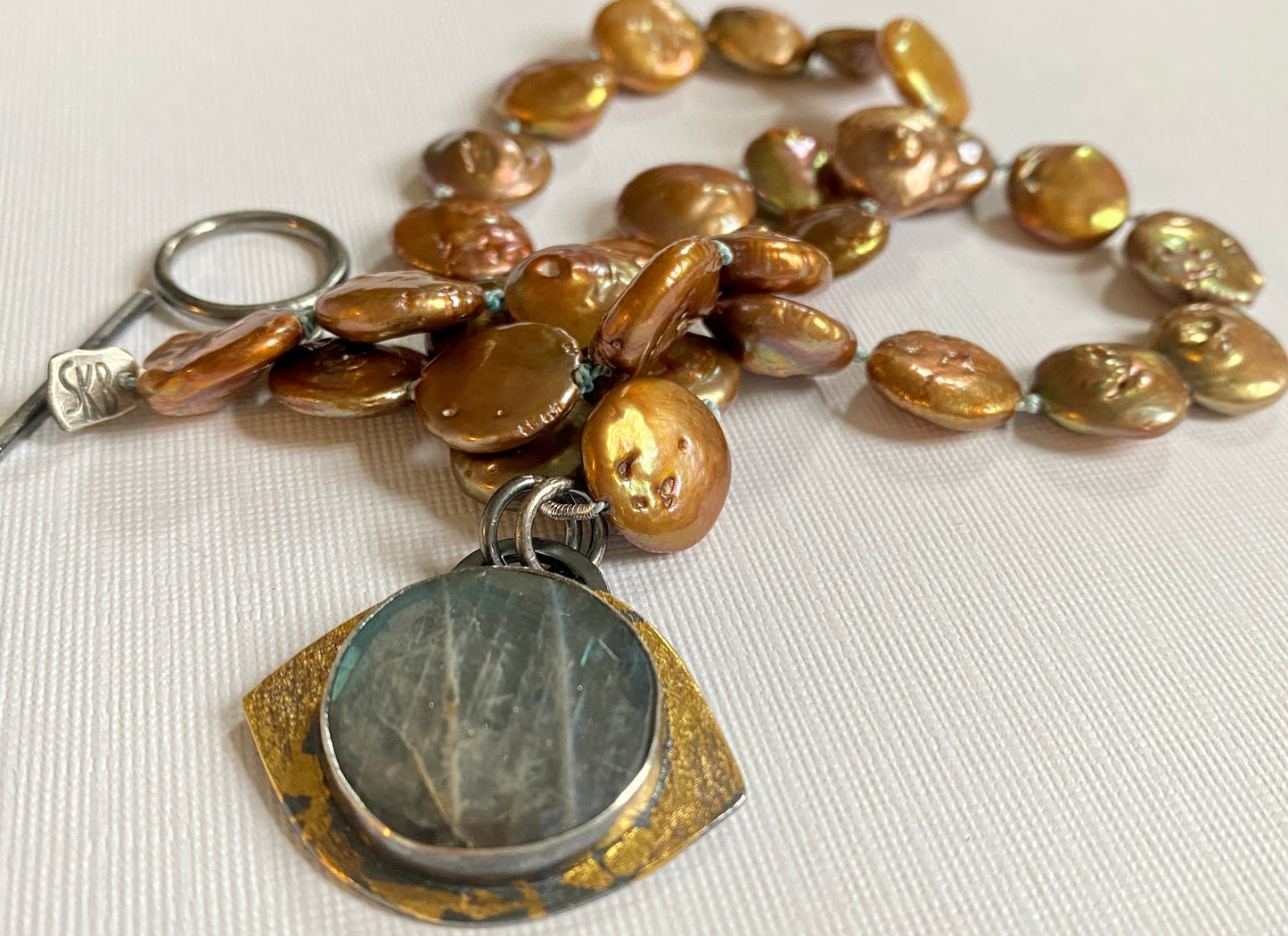 Freshwater Bright Eye Labradorite