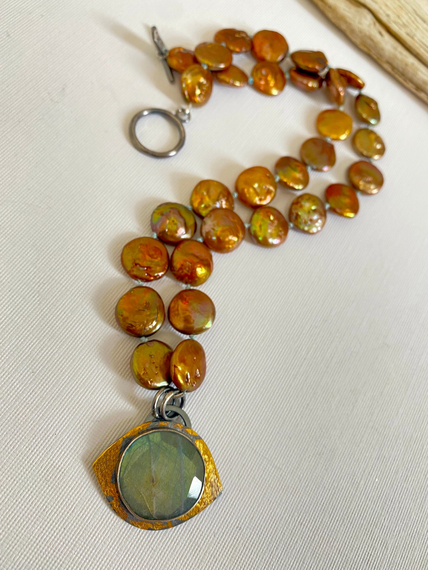 Freshwater Bright Eye Labradorite