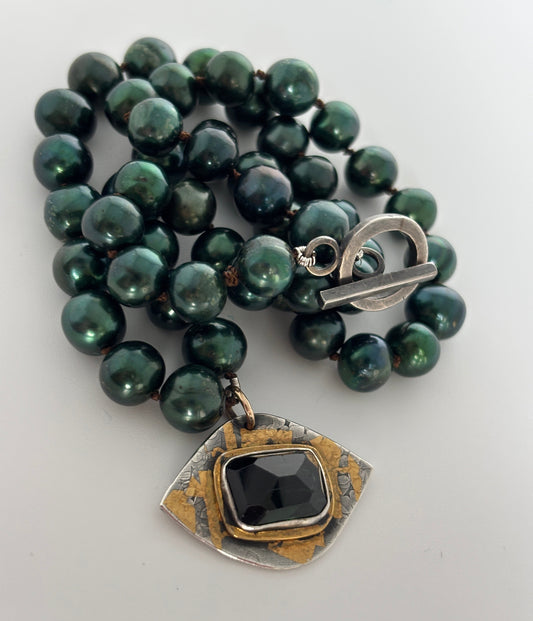 Emerald Eye-land Necklace