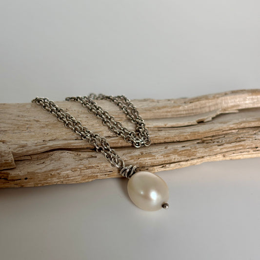 Solo Pearl Necklace
