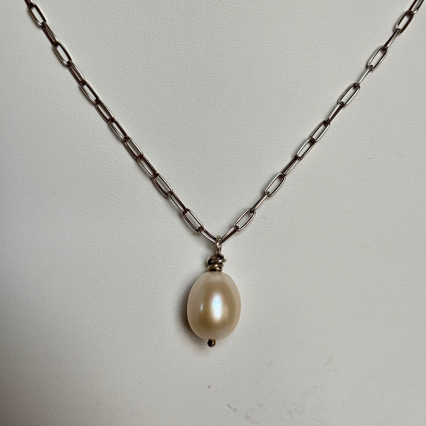 Solo Pearl Necklace