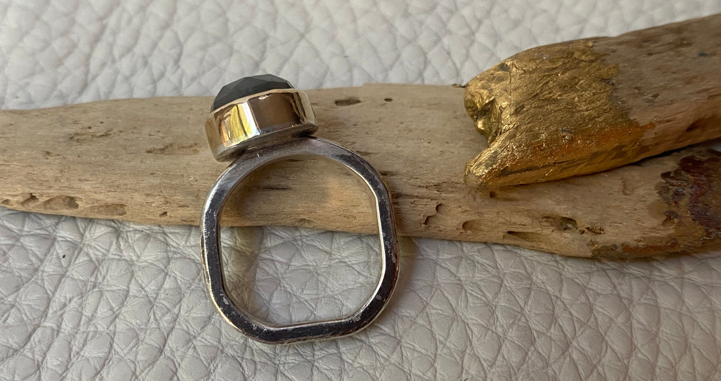 Labradorite Finger Ring