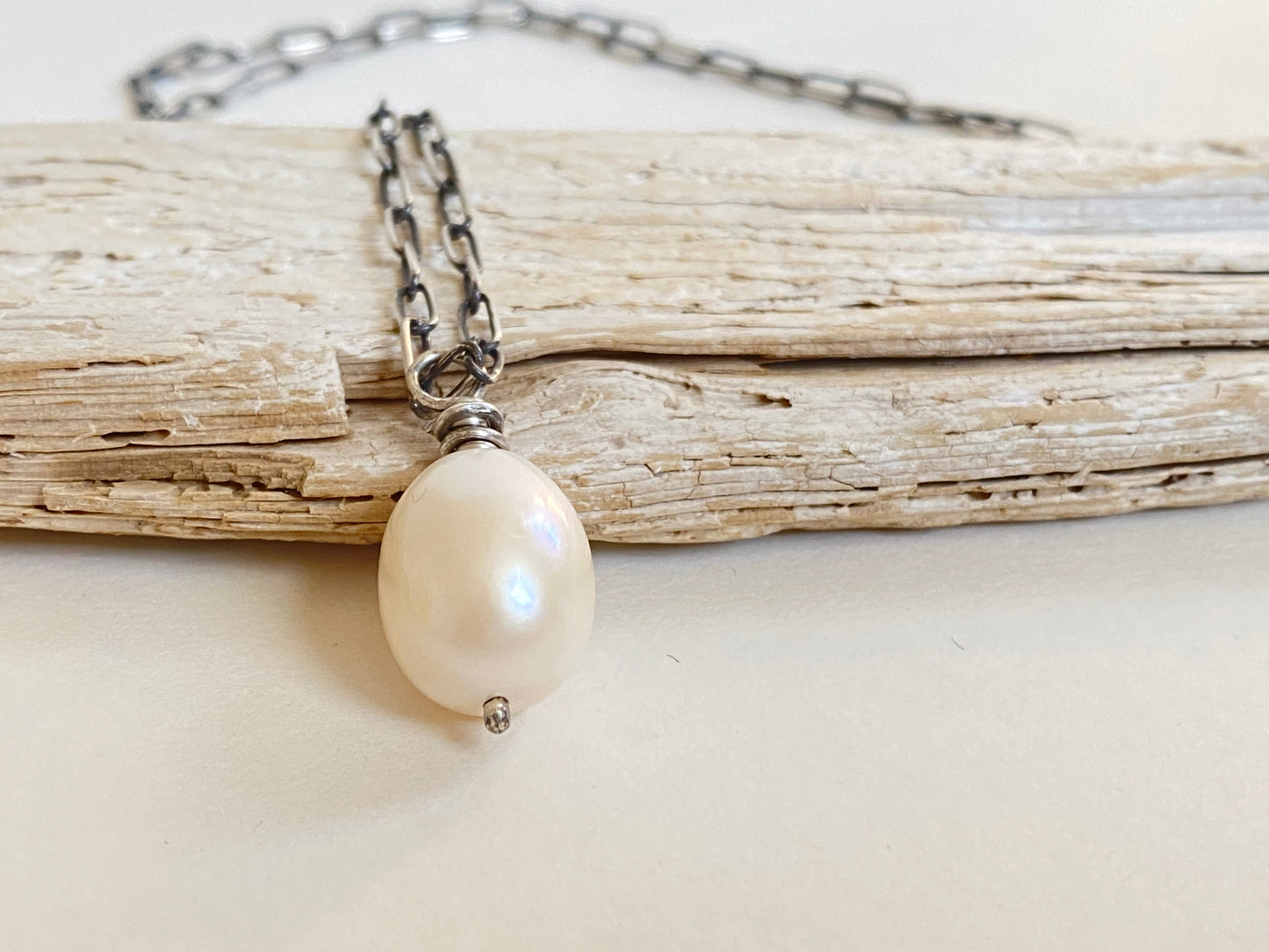 Solo Pearl Necklace